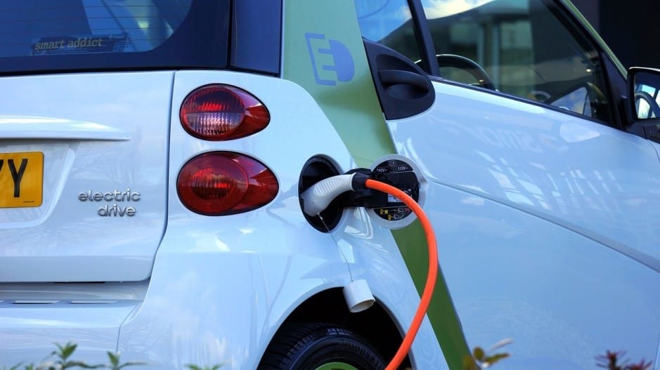 Temps de charge batterie voiture : comment réussir son calcul ?