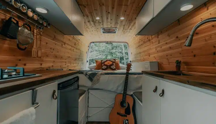 Transformez votre poids lourd en véritable maison sur roues grâce à un aménagement sur mesure !